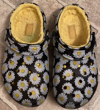 Crocs Classic Lined Vacay Vibes Clog Black/Daisy Men  s 5 Women  s 7 Excellent Out
