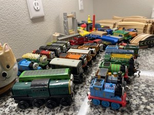 TAKARA TOMY PLARAIL Thomas & Friends tous les 24 types de véhicules