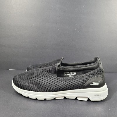 Skechers Women's Go Walk 5 Slip On Sneakers Lightweight Cushioned Black Sz 8