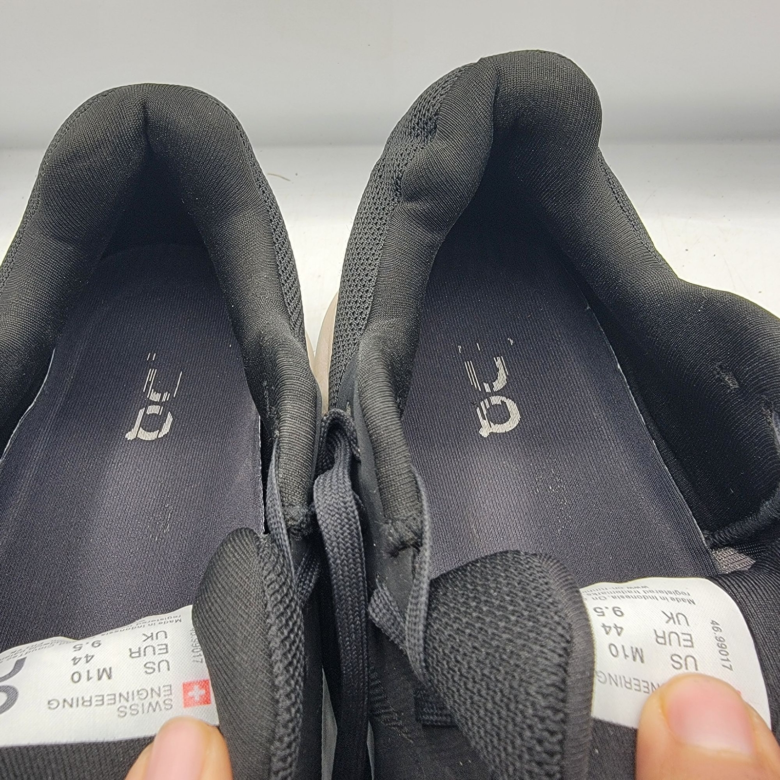 On Cloud Cloudrunner Mens 10 Black Eclipse Frost … - image 12