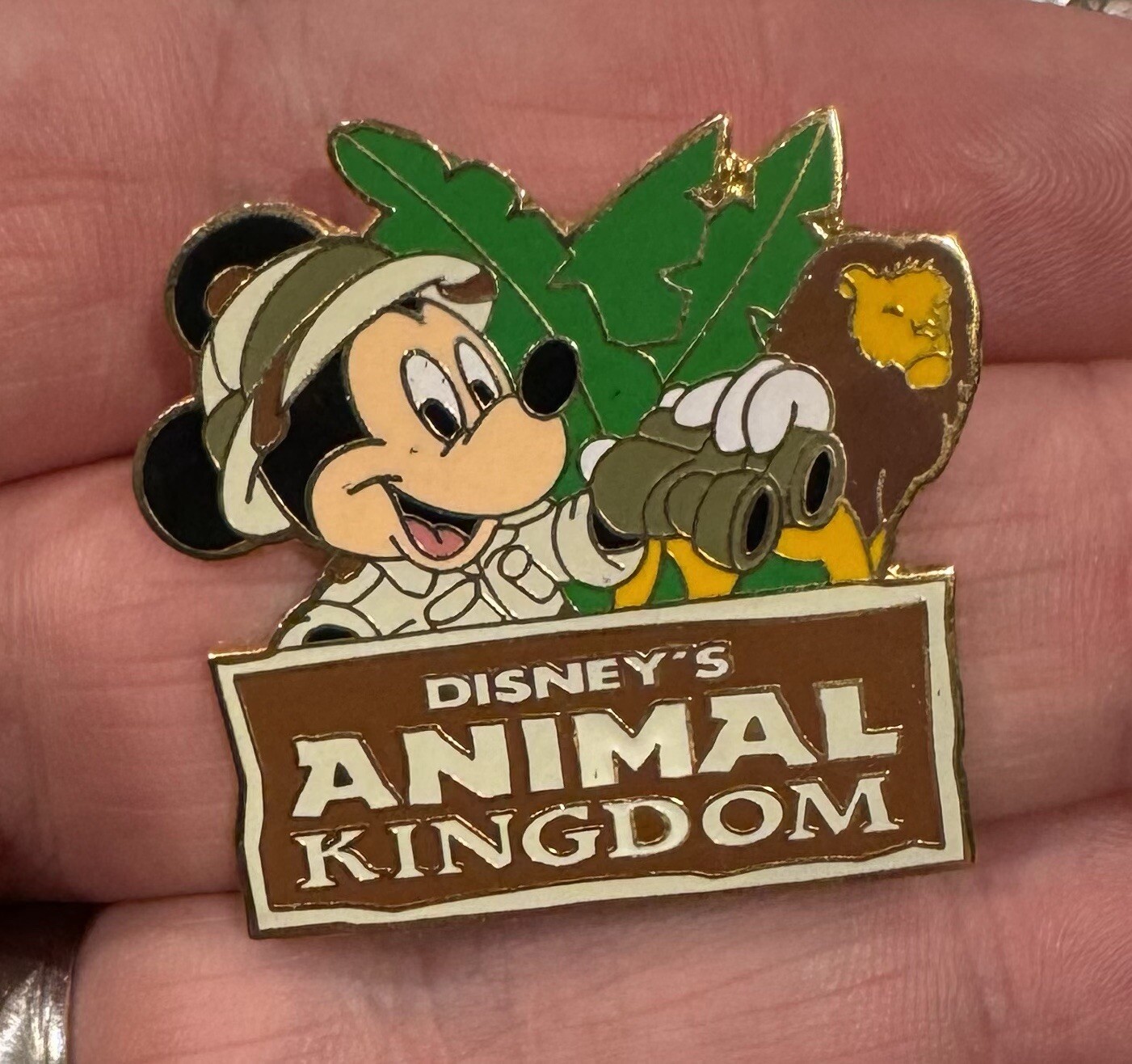 RARE!! Vintage 2000 Disney’s Animal Kingdom Mickey Mouse Disneyland Pin!