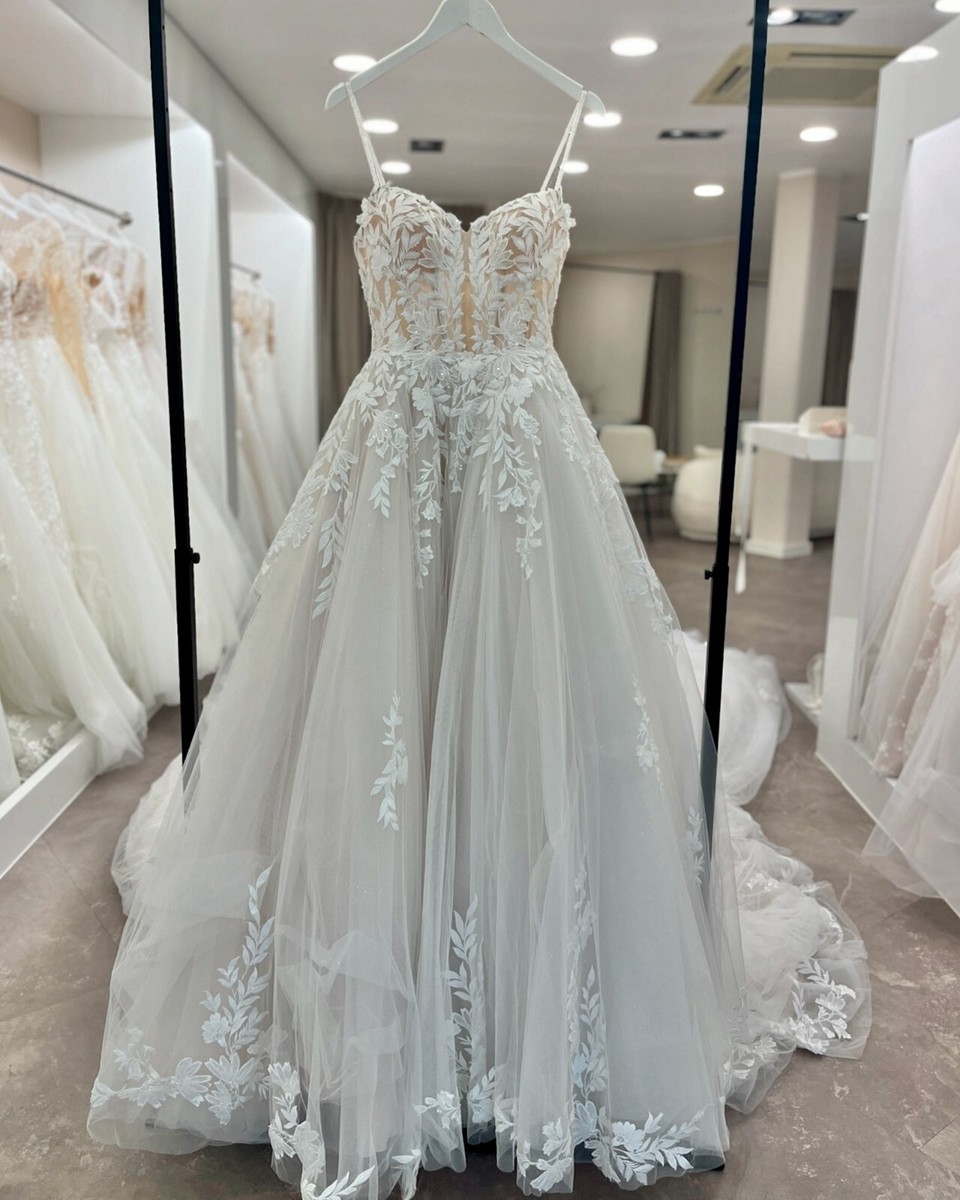 wedding dress with silver shoes A Guide on What Shoes to Wear with Your Wedding Dress