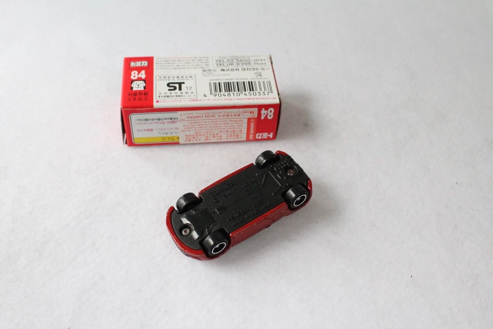 TOMICA 84 Primer Color Peugeot RCZ Rojo 2012 Foto 3 de 3