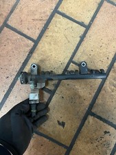 Toyota Yaris II P9 1.0 50kW 68PS Kraftstoffverteiler Einspritzleiste 238140Q010A