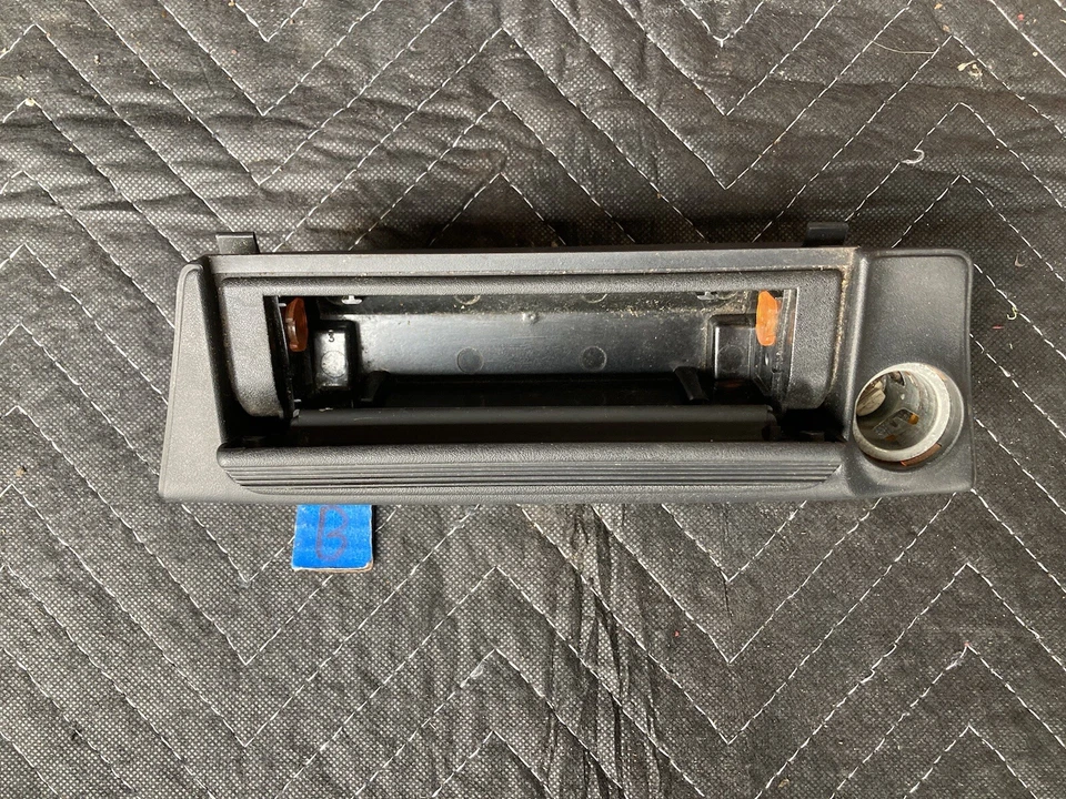 BMW E30 320i 318i 325i 1929459 1982-1994 encendedor central delantero bandeja de cenizas #2276M Foto 3 de 4