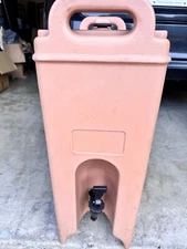 Cambro 500LCD110 Camtainer  brown  4.75 Gal. Insulated Beverage Server