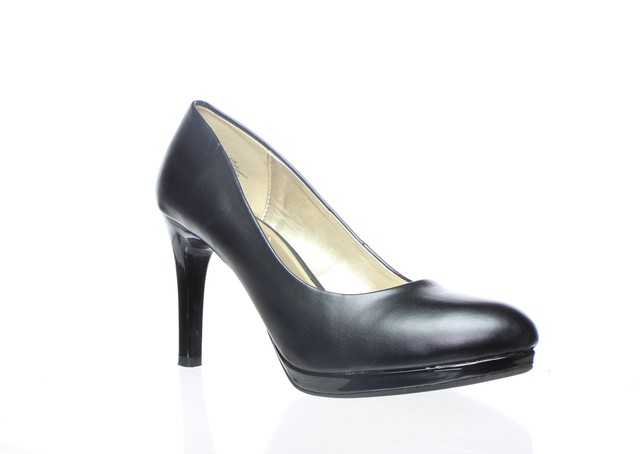 black pumps size 8.5