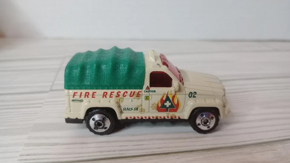 2000 MATCHBOX JEEP TROOP CARRIER JEEP FIRE RESCUE - Image 4 of 4