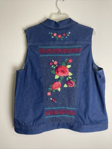 alfred dunner, blue denim blouse, embroidered, sleeveless, size 14 - Picture 3 of 5
