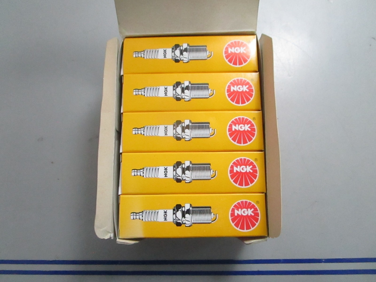 NEW LOT OF 10 0820 NGK Spark Plug BPR4HS