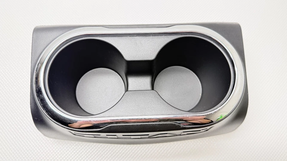 Nissan Titan XD 2017-2024 consola central trasera portavasos doble 96966-EZ10A OEM Foto 4 de 4