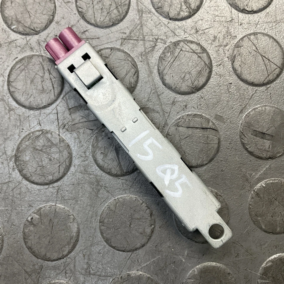 Módulo amplificador/amplificador de antena inferior Audi Q5 2010-2017 OEM Foto 2 de 4