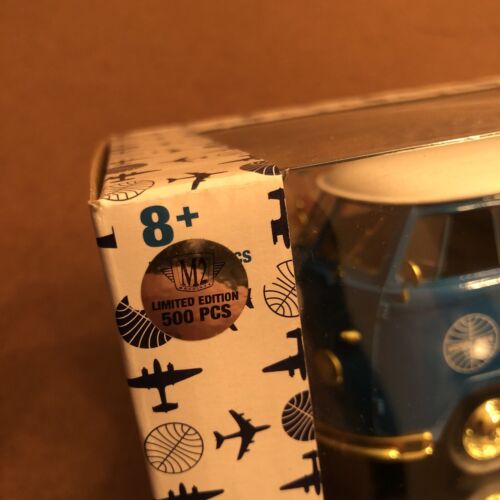 M2 MACHINES 1960 VW Volkswagen Delivery Van Bus Blue PAN AM 1:24 R90 CHASE ✅ - Picture 2 of 4