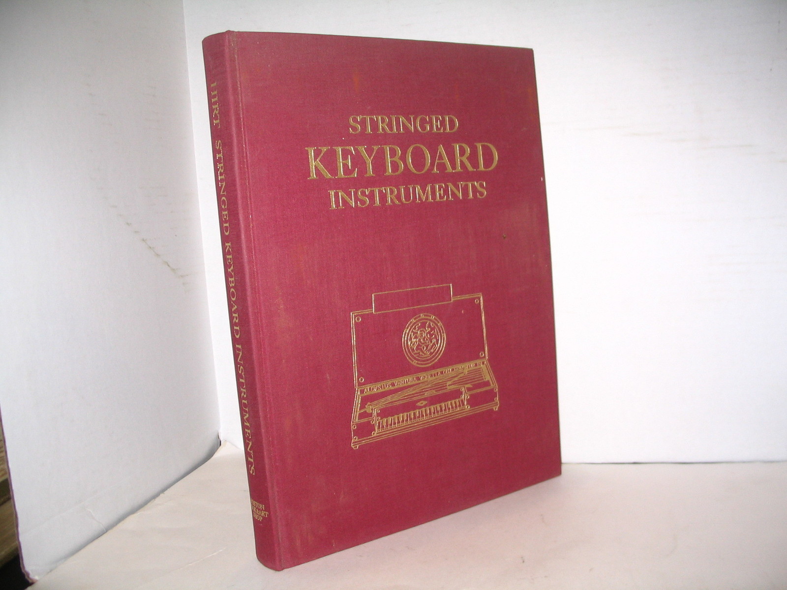STRINGED KEYBOARD INSTRUMENTS 1440-1880 FRANZ JOSEF HIRT 1ST AMERICAN ED. MUSIC