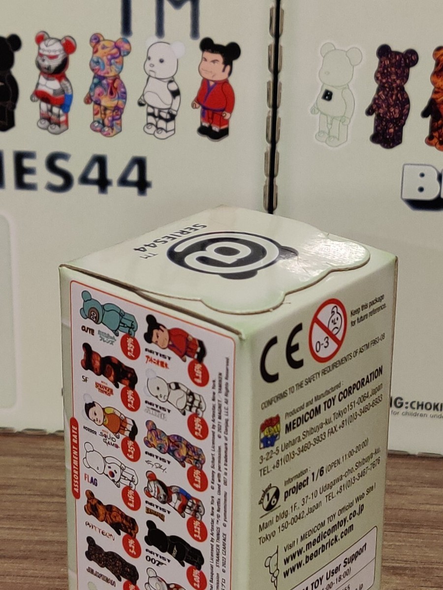 Series 44 Bearbrick 1 Blind Box 100% S44 Be@rbrick Medicom