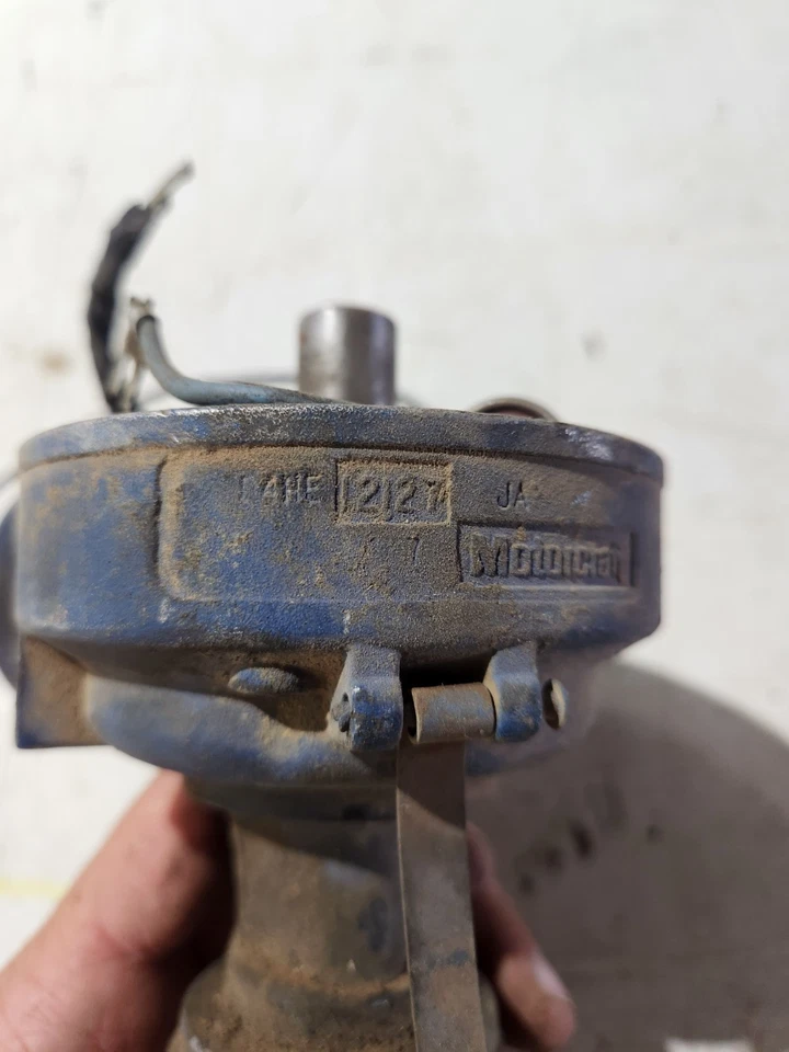 Núcleo distribuidor Ford F-100 D4HE 12127 390 Foto 2 de 3