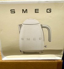 BRAND NEW SMEG ELECTRIC RETRO TEA KETTLE KLF03WHMUS 1.7L 7 CUPS WHITE
<!-- 2026-05-25 per Darryl: