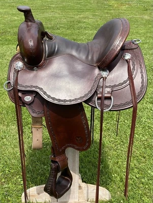 15" CIRCLE Y 2377 Alpine Flex2 Trail Saddle~Wide Bars~Great Cond~ERGO Stirrups - Image 1 of 4