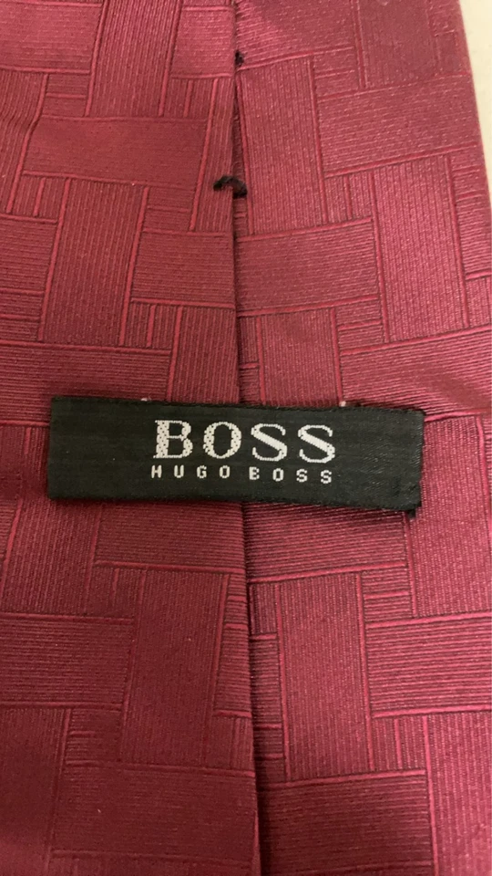 Corbata Hugo Boss rojo brillante 10,2 cm/4,0 pulgadas de ancho 100 % seda... - Imagen 4 de 4