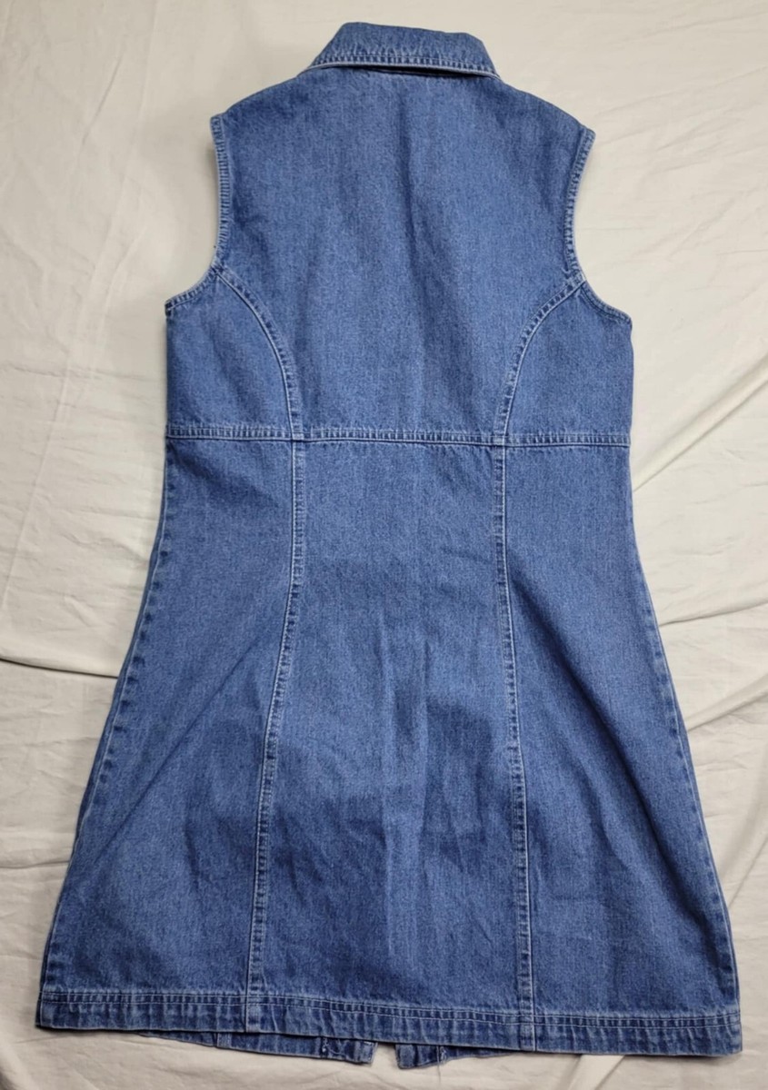 la belle denim dress Denim BELLE Dress:LOOK 7 A timeless silhouette designed to make an impression. The Belle Dress features a structured bodice, delicate shoulder straps, and a flowing tiered skirt that creates graceful movement with