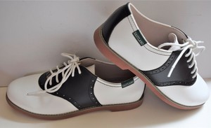 eastland saddle oxford shoes