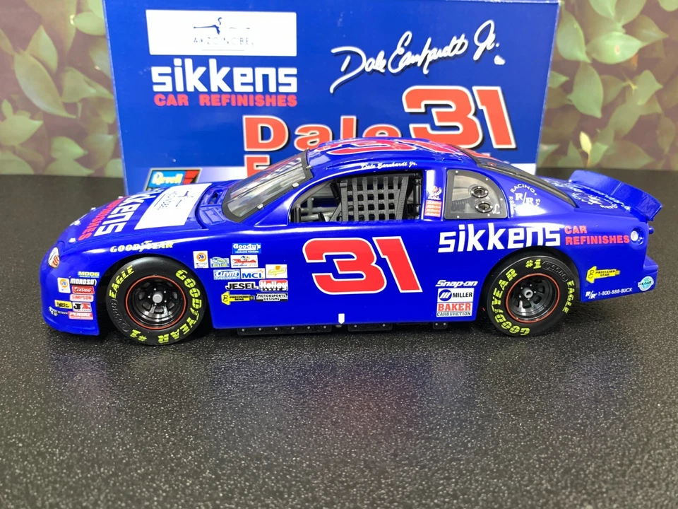 REVELL DALE EARNHARDT JR #31 SIKKENS 1997 MNTE CARLO BLUE 1:18 - Image 2 of 4