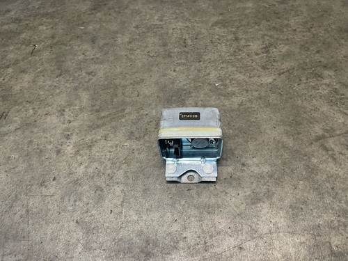 VW Käfer Spannungsregler Bosch EF14V3B Lichtmaschine  #30210