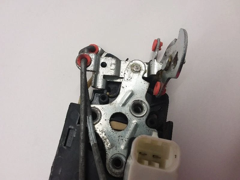 2005-2007 Buick Terraza Driver Left Front Door Lock Actuator - Image 3 of 4