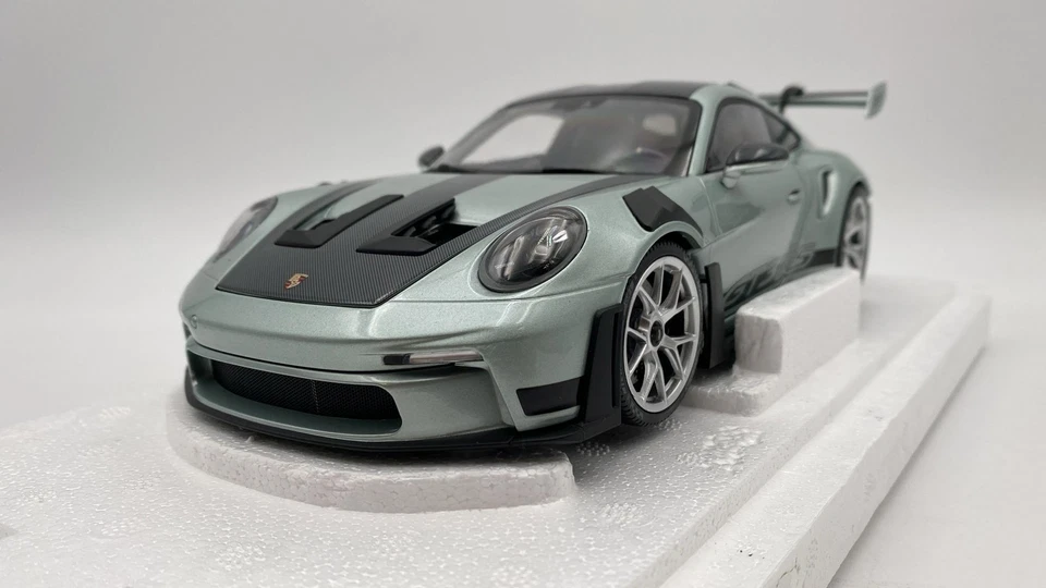  MIN110062044 Minichamps Porsche 911 (992) GT3RS 2023 1/18 - Immagine 3 di 4