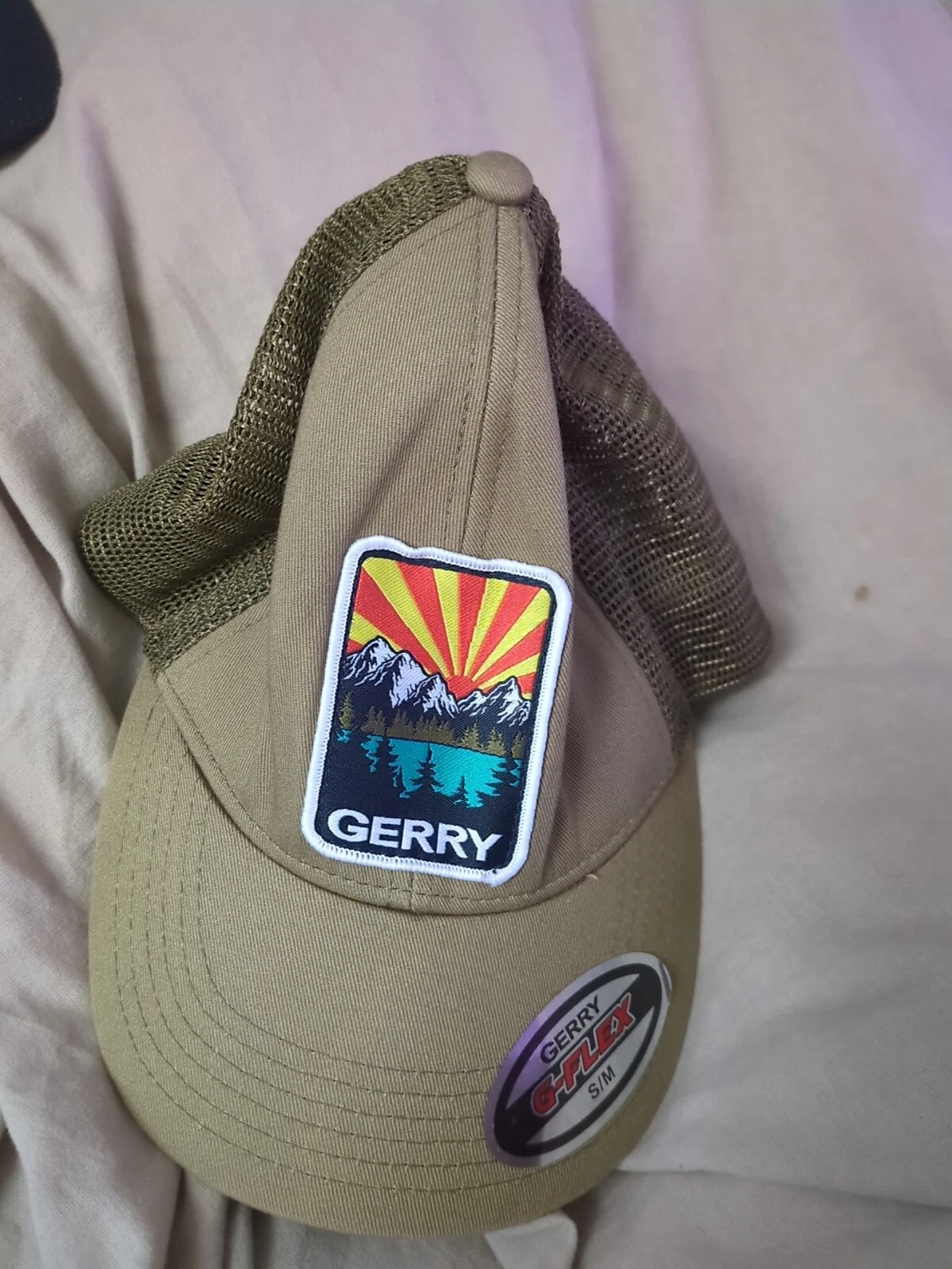 GERRY Medium Khaki Mesh Hat Graphic Print Mountain Sun Outdoors Camping A71