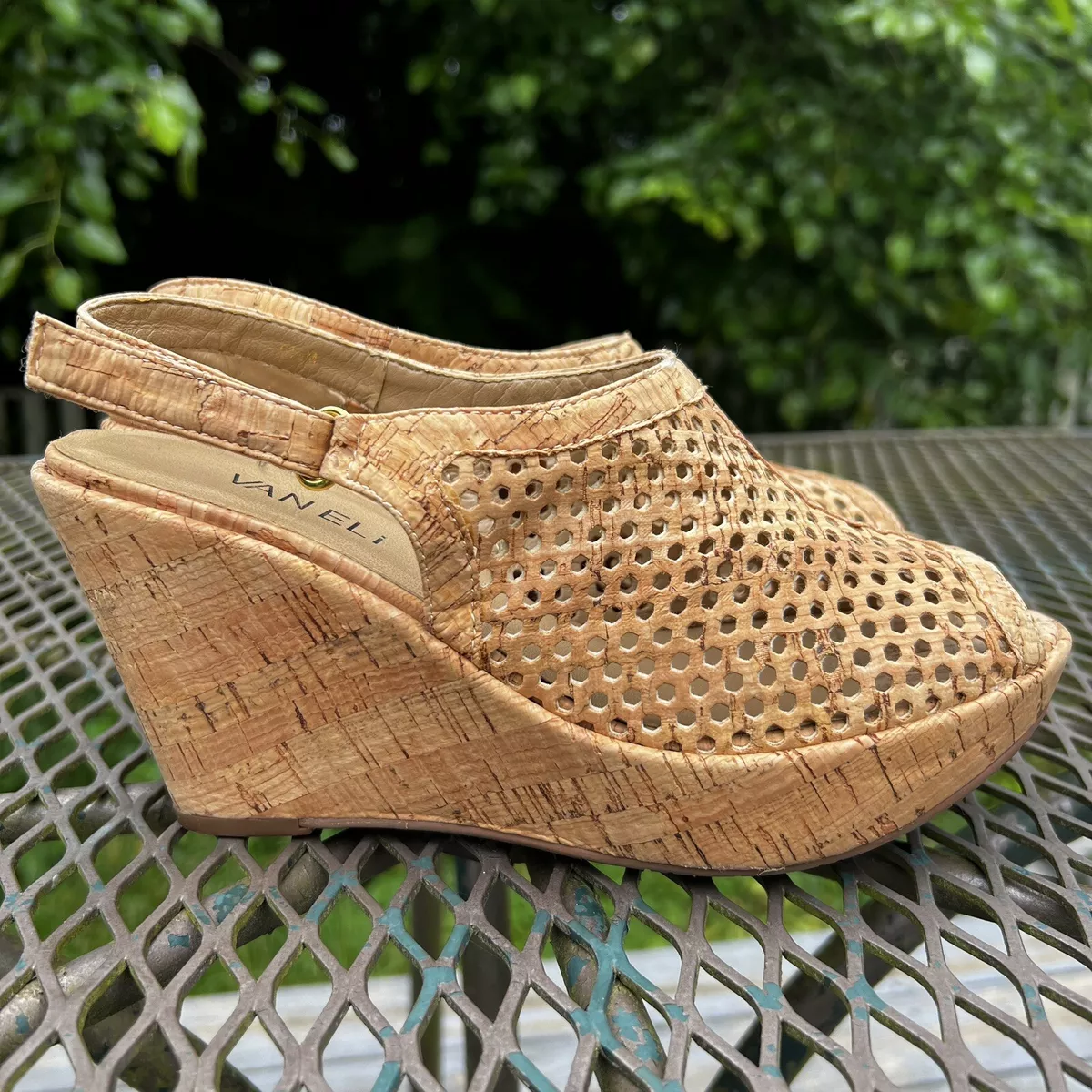 Vaneli cork wedge top