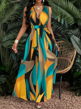 Damenkleid mit tropischem Druck, V-Ausschnitt und ausgestelltem Rock, gerafft