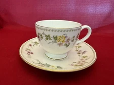 Wedgwood Cup & Saucer Multicolor Floral Garland #R4537 Mirabelle Gold 1976-1998