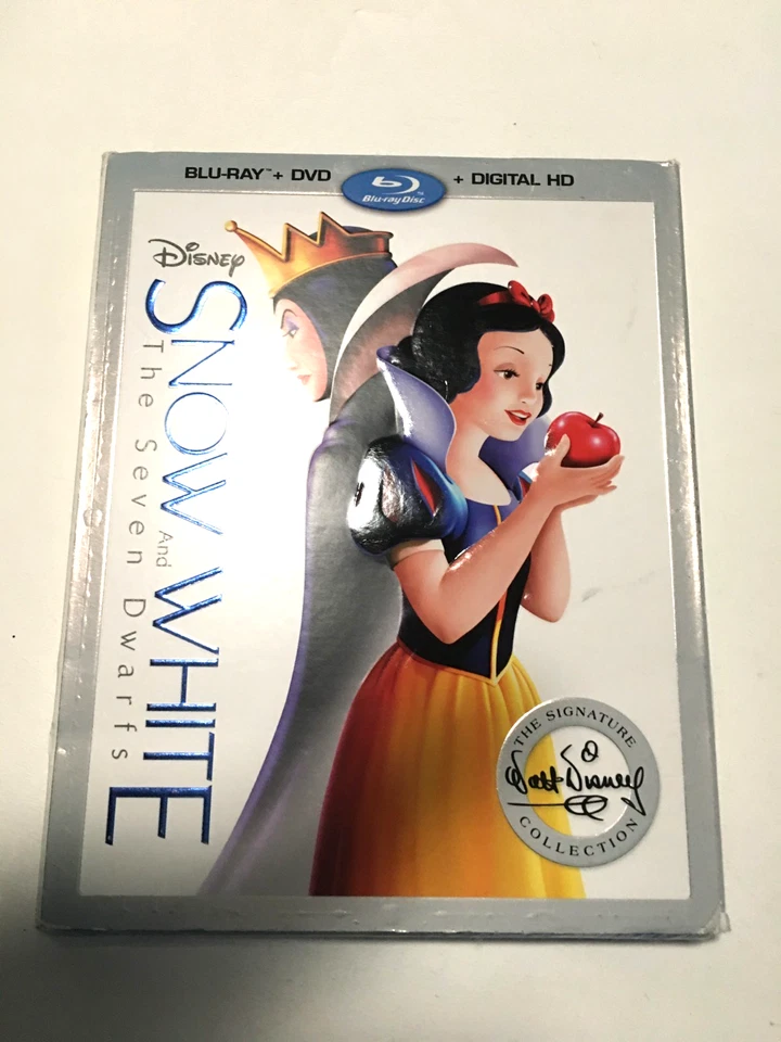 Snow White and the Seven Dwarfs (Blu-ray/DVD, 2016, W/ SLIPCOVER ) NEW/SEALED - Image 3 of 4