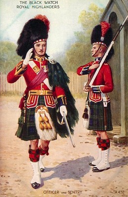 THE BLACK WATCH ROYAL HIGHLANDERS - OFFIZIER & WACHE - - POSTKARTE