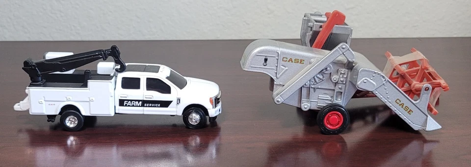 Diecast Vehicle Lot Of 2 Ford Farm Service, Case G Combine Harvester ERTL -READ- - Image 4 of 4