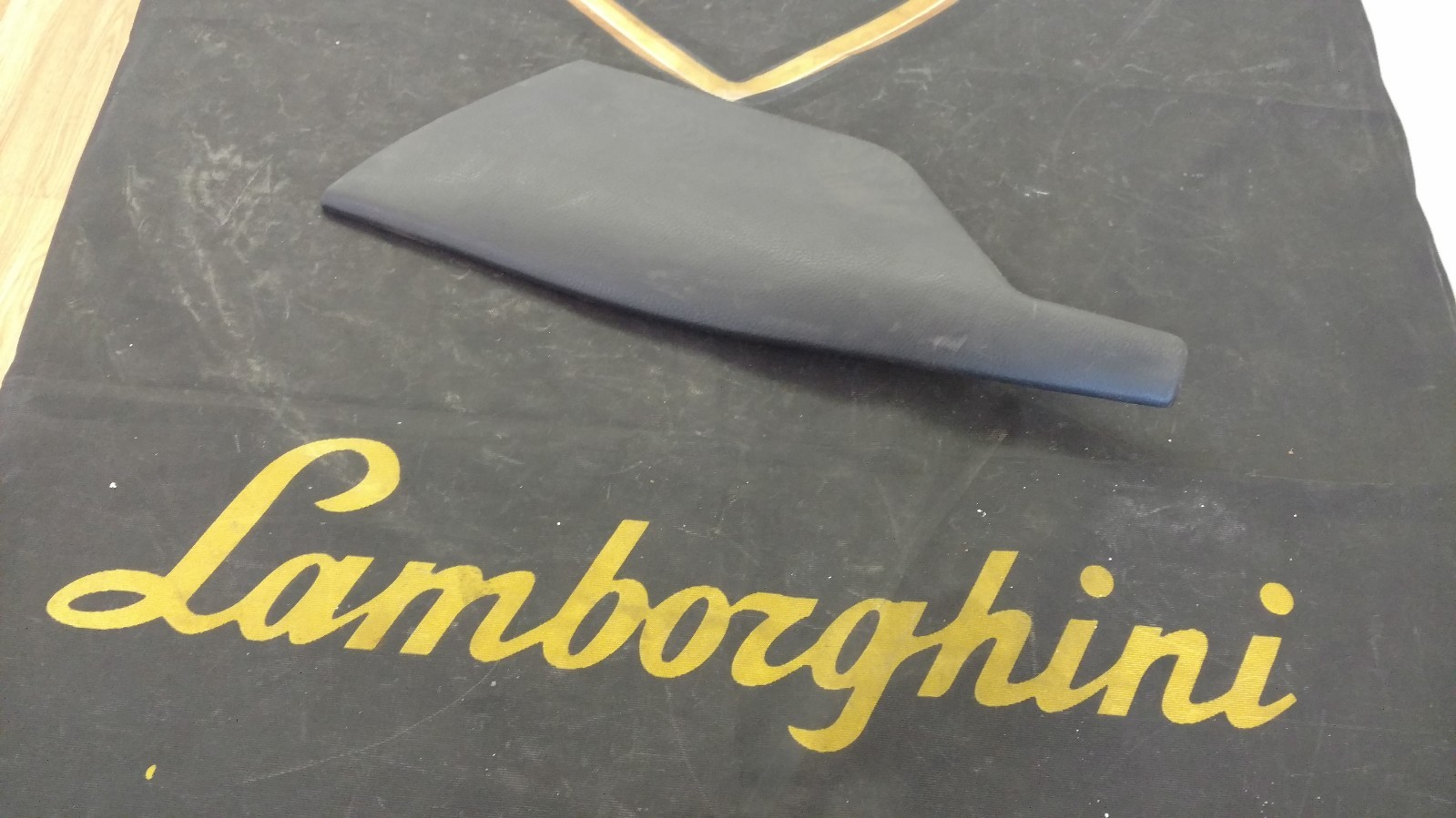 LAMBORGHINI GALLARDO INTERIOR RIGHT SIDE TUNNEL COVER OEM 400864552B