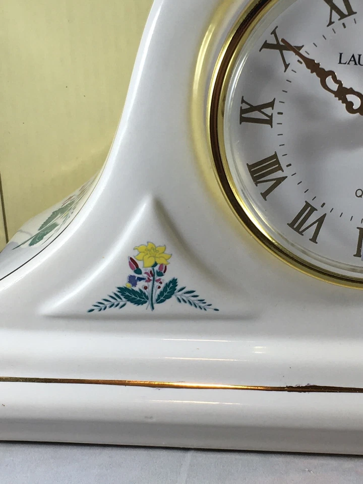 Reloj de Cuarzo Laura Ashley Perfumes Marfil/Flor Oro Borde Manto Funciona con Pilas Foto 3 de 4