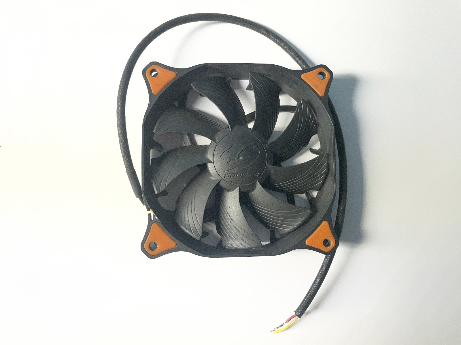 (2) Computer Fans Antec, Cougar thumbnail 5