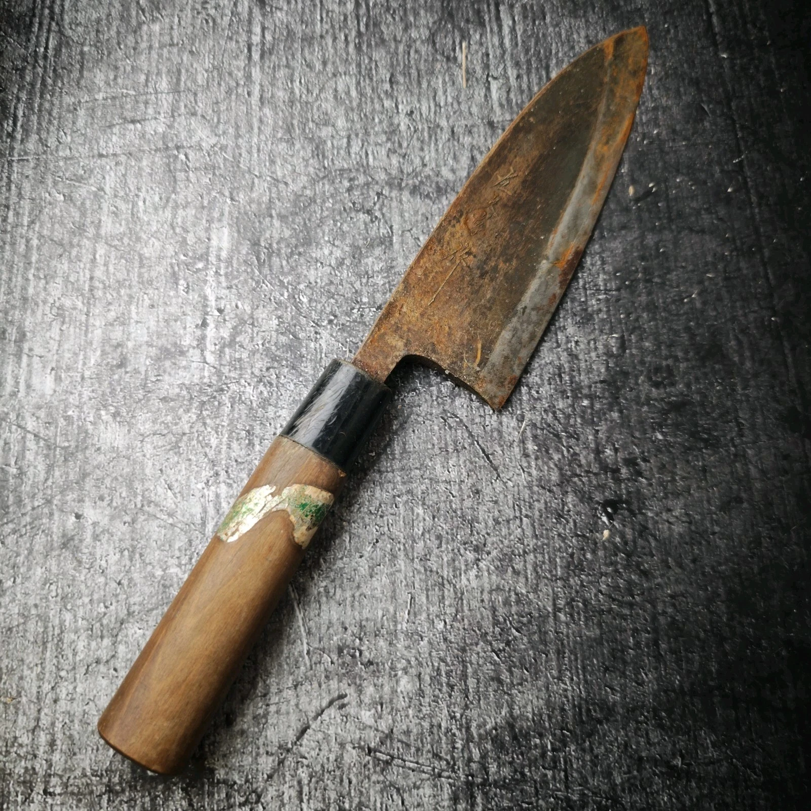 Sukenari Deba Fish & Poultry Japanese Chef's Knife Japanese Chef's Knife 470
Opens in a new window o