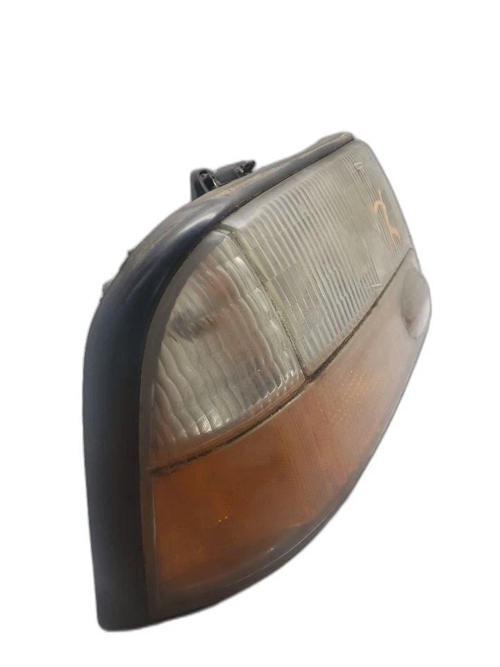 Passenger Headlight GMC Canada Only Fits 98-05 BLAZER S10/JIMMY S15 1251419 - Image 2 of 4