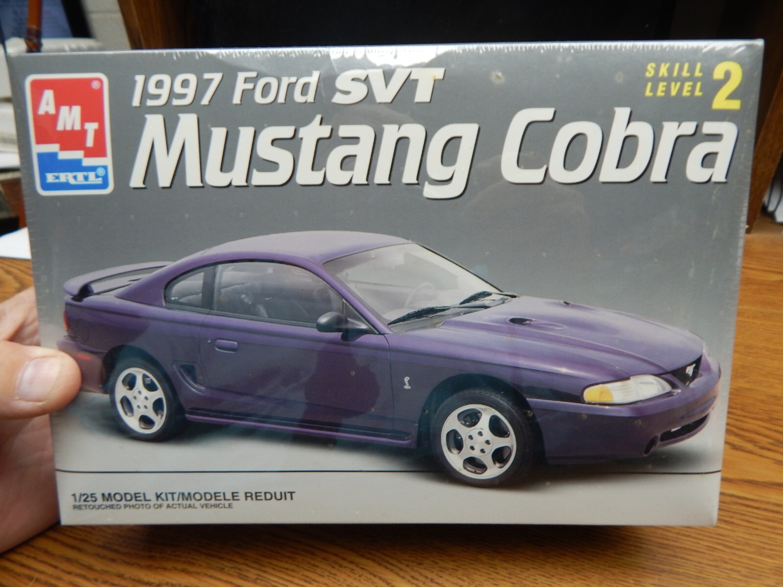 AMT 8231 1997 FORD SVT MUSTANG COBRA CAR MODEL KIT NEW IN SEALED BOX 1/ ...