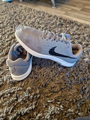 nike trainers size 7.5