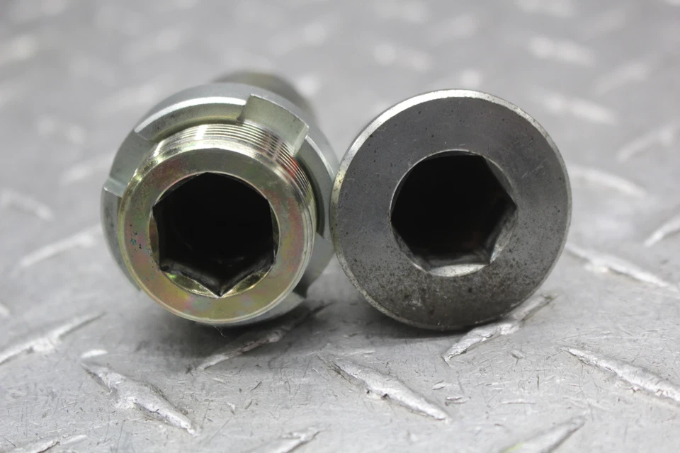 2002 年 HONDA VTX1800S SPOKE REAR SWINGARM SUSPENSION ARM — 第 3/4 张图片