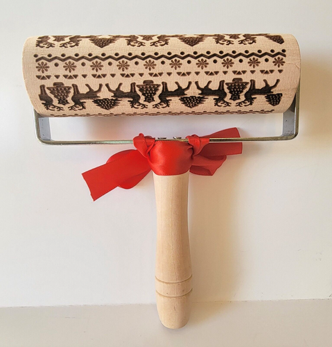 Wood Embossing Pastry Roller Engraved Rolling Pin Christmas Tree Reindeer NEW - Picture 2 of 4