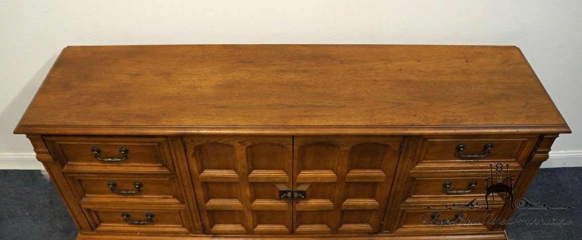 DREXEL HERITAGE Guildhall Collection Solid Walnut Colonial Early