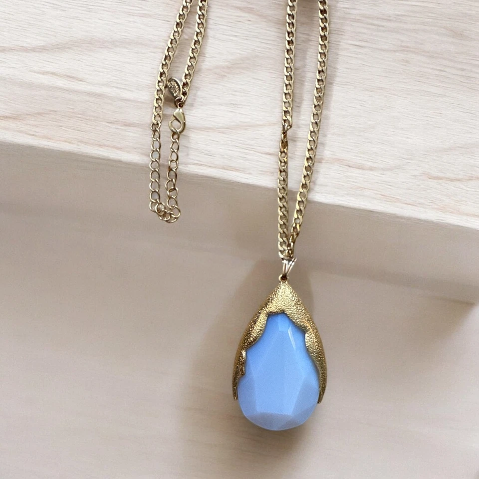 全新带盒 Nolan Miller Glamour 系列泪珠吊坠项链刻面浅蓝色 — 第 4/4 张图片