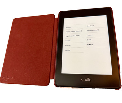 Amazon Kindle Paperwhite (10th Generation) 8GB, Wi-Fi, 6'' eBook Reader - Bundle