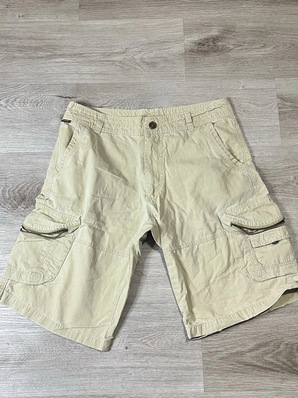 KUHL Mens Ambush Cargo Outdoor Hiking Shorts Zip pockets Size 30 Khaki Tan