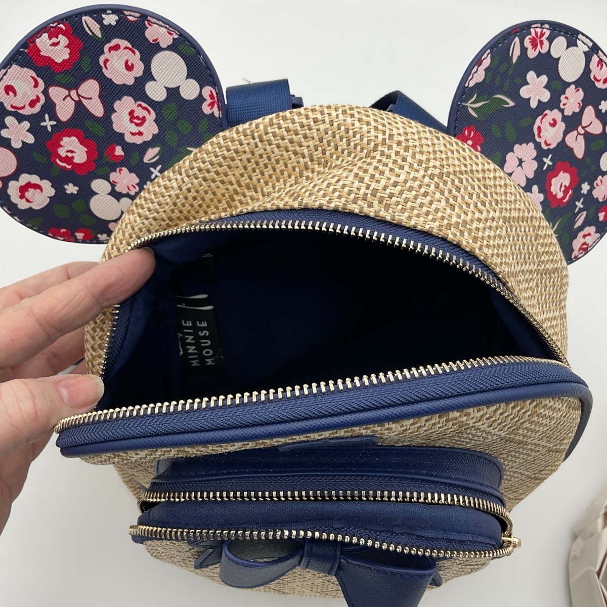 Bioworld Disney Minnie Mouse Floral Ears Woven Mini Backpack  display picture 3
